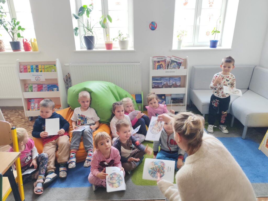 GRUDNIOWE SPOTKANIA PRZEDSZKOLAKÓW W BIBLIOTECE SZKOLNEJ