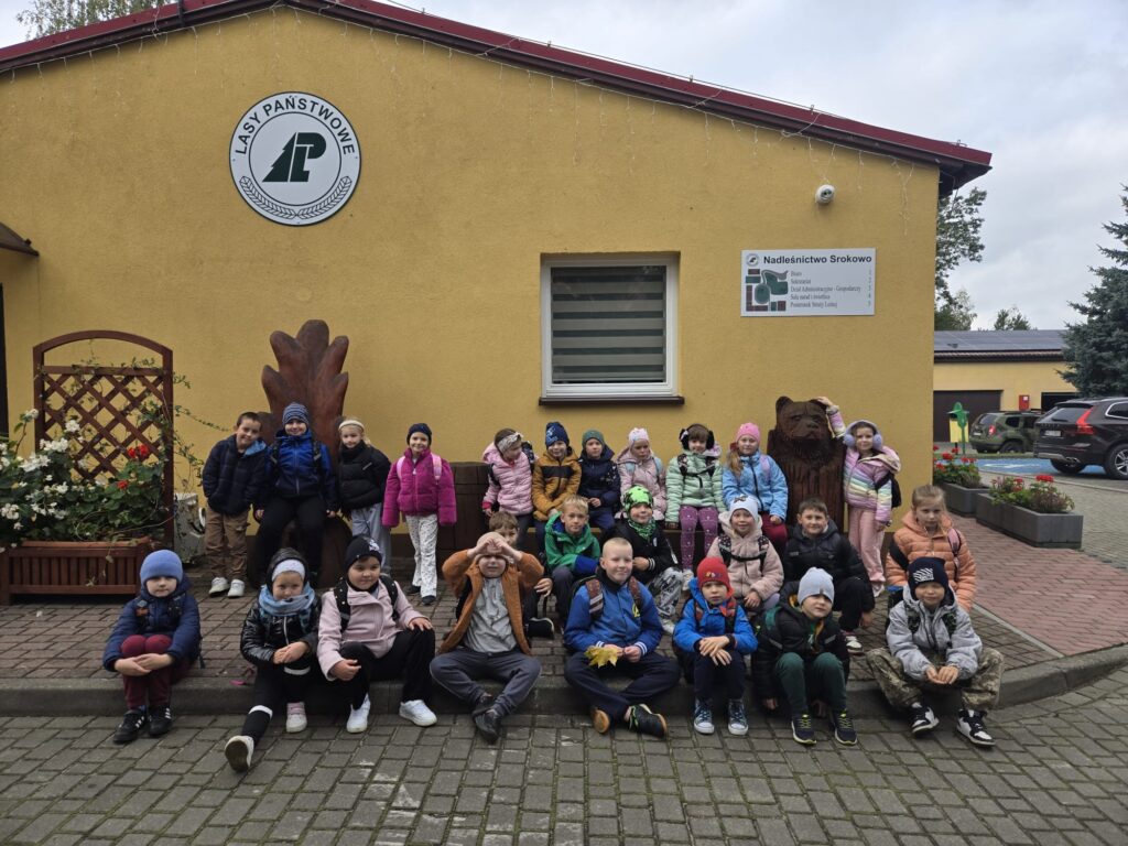 Z WIZYTĄ W SZKÓŁCE LEŚNEJ- SPOTKANIE INTEGRACYJNE KLAS PIERWSZYCH