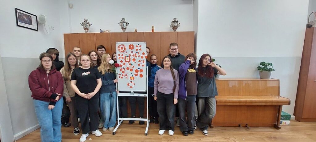 Lekcja o bohaterkach Powstania Warszawskiego w klasie VIII b