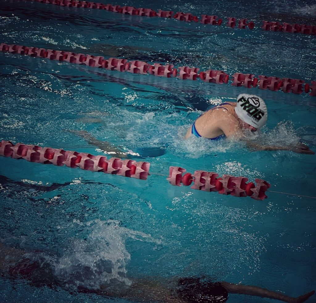 „MOJĄ PASJĄ JEST PŁYWANIE”- WYWIAD Z HANIĄ Z KLASY VIIIA