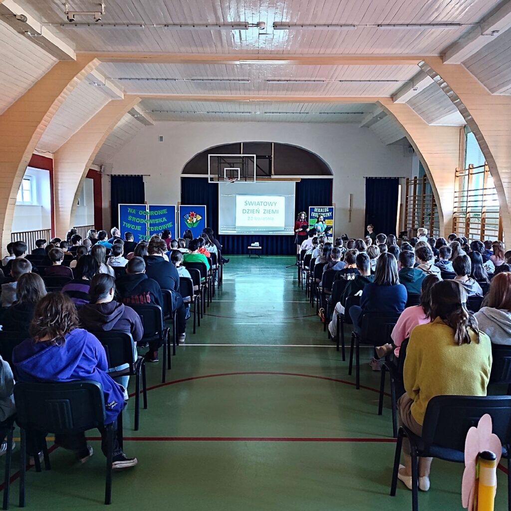 DZIEŃ ZIEMI W KLASACH IV-VIII