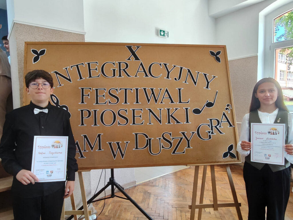 Sukces naszych uczniów na Wojewódzkim Integracyjnym Festiwalu  „Co Nam w Duszy Gra”