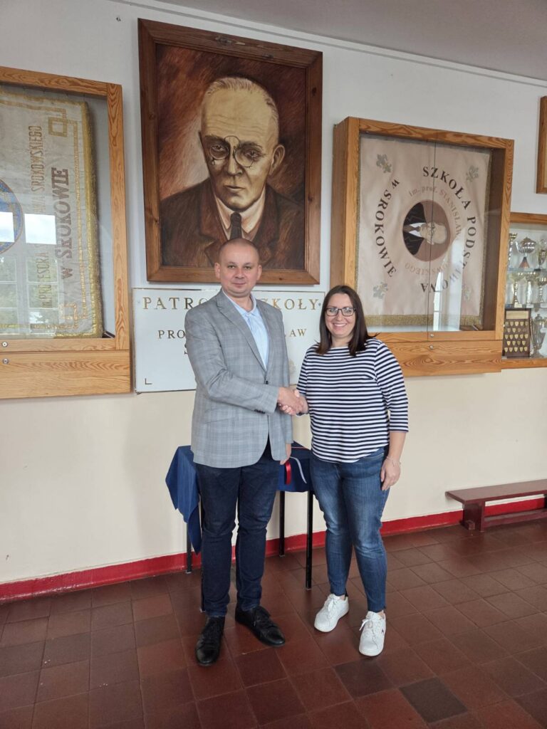 WITAMY PANIĄ AGNIESZKĘ RADAWIEC W&nbsp;NASZEJ SZKOLNEJ SPOŁECZNOŚCI