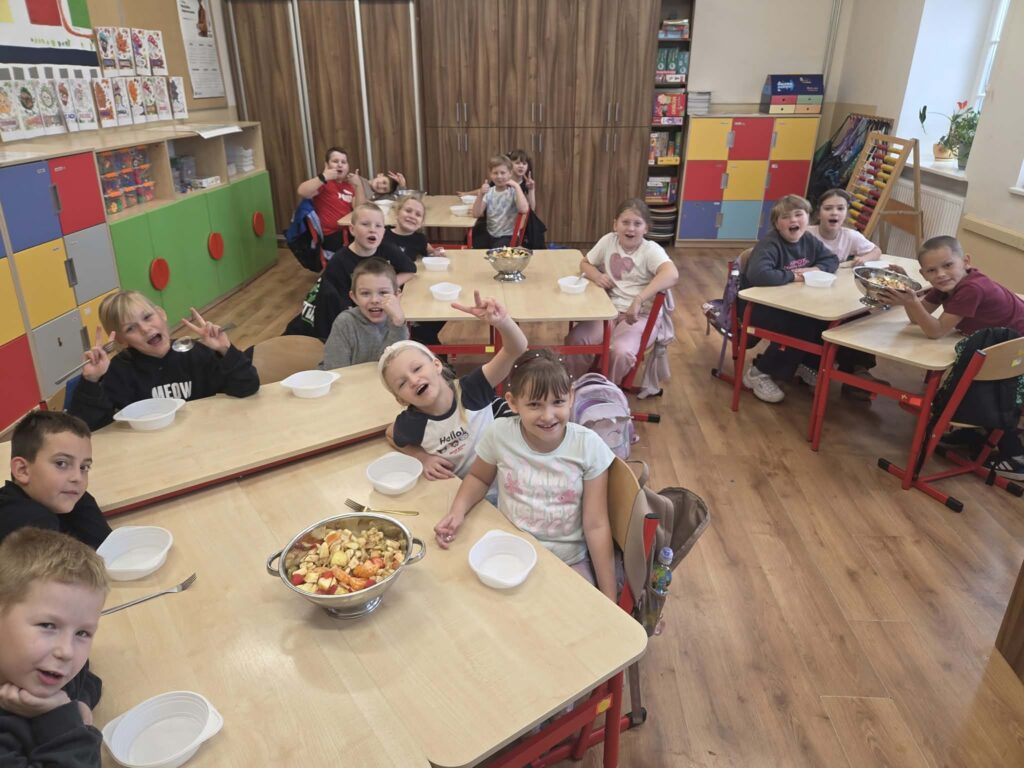 WITAMINOWA PRZYGODA W&nbsp;KLASIE IIB! ZDROWIE NA&nbsp;TALERZU