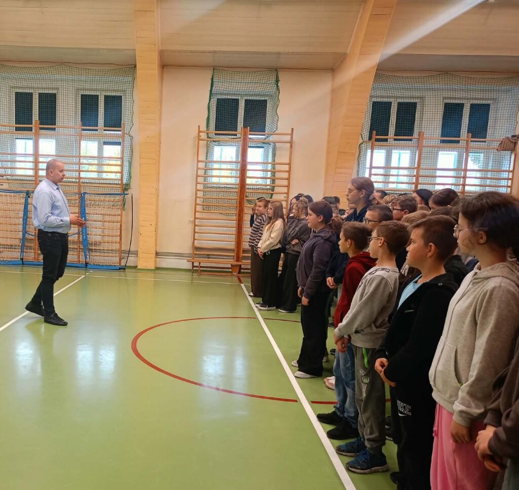 APEL PORZĄDKOWY DLA KLAS IV-VIII O&nbsp;BEZPIECZEŃSTWIE, SZACUNKU I&nbsp;ODPOWIEDZIALNOŚCI