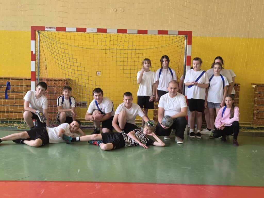 KLASA 7B NA&nbsp;BOISKU Z&nbsp;DYREKTOREM